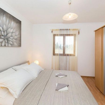 Cozy Nook Apartment Kastel Stari Kaštela Exterior foto