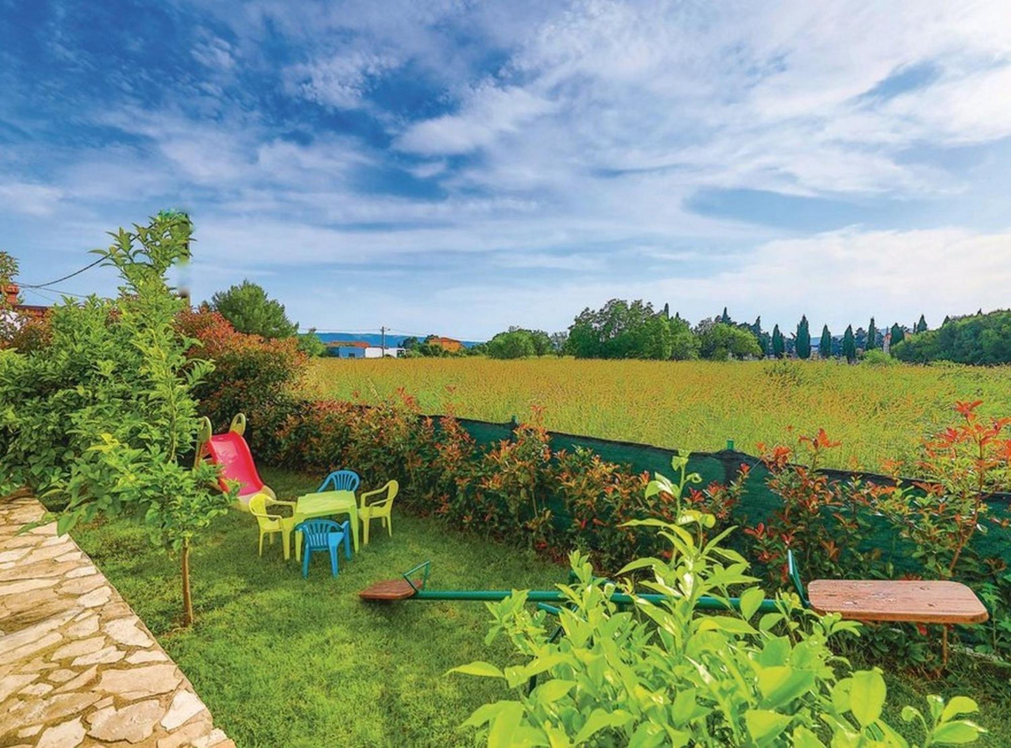 Cozy Nook Apartment Kastel Stari Kaštela Exterior foto